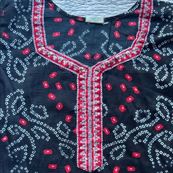 Vintage Funky Patterned Embroidered Dress w/ Sequins and beaded detailing - Picture 2 of 9